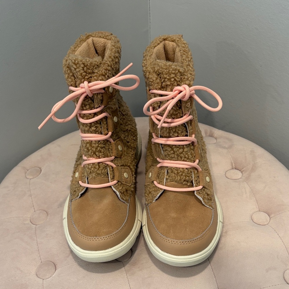 New Sorel Explorer II Joan Tan Pink Sherpa Fleece Boots Booties 5